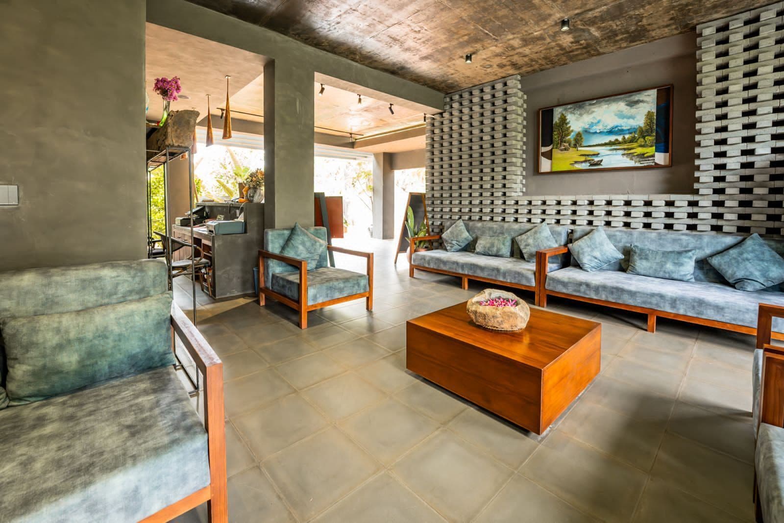 Photo - West nest Bohemian