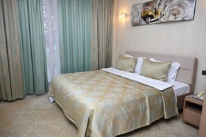 客房內保險箱、隔音、免費無線上網