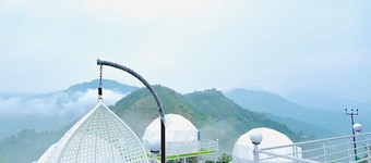 HR 26 Hotels & Resorts