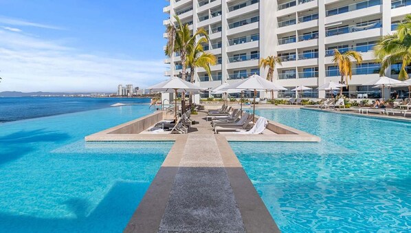 Pool - Beachfront Studio w/ Rooftop Pool, Gym & Ocean Views | Harbor (Puerto Vallarta)