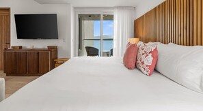 1 dormitori, escriptori, planxa i posts de planxar i wifi 