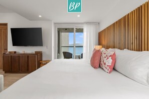 1 bedroom, desk, iron/ironing board, WiFi - Beachfront Studio • Rooftop Pool • Ocean Views (Puerto Vallarta)