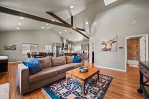 TV, fireplace, offices