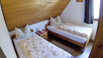 2 bedrooms, WiFi, bed sheets