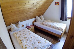 2 bedrooms, WiFi, bed sheets