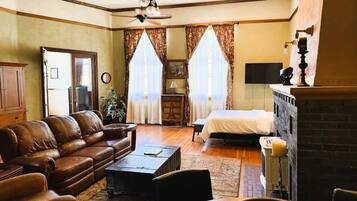 1 多间卧室、免费 WiFi、床单