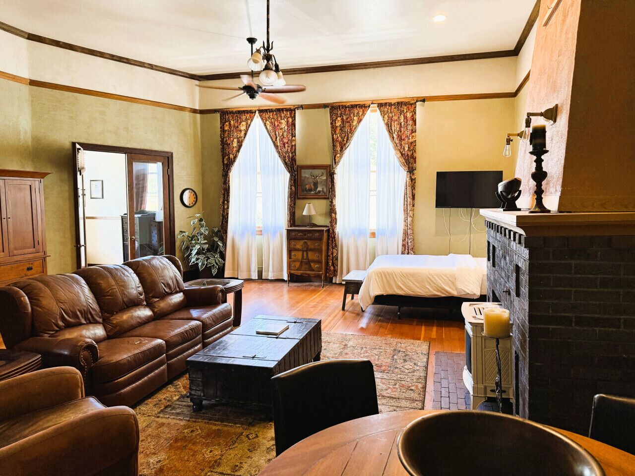 1 bedroom, desk, free WiFi, bed sheets