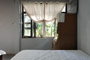 1 habitación, tabla de planchar con plancha y wifi 