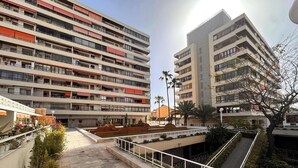 المنطقة المحيطة بالمنشأة