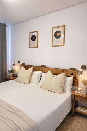 1 bedroom, iron/ironing board, WiFi, bed sheets - Cozy apartment with terrace and views (Torremolinos)