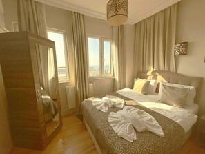 Comfort Double Room, 1 Bedroom, Air conditioning, Sea View | Premium bedding, blackout drapes, soundproofing, free cribs/infant beds - FAMILY INN BUHARA OTEL (İstanbul)