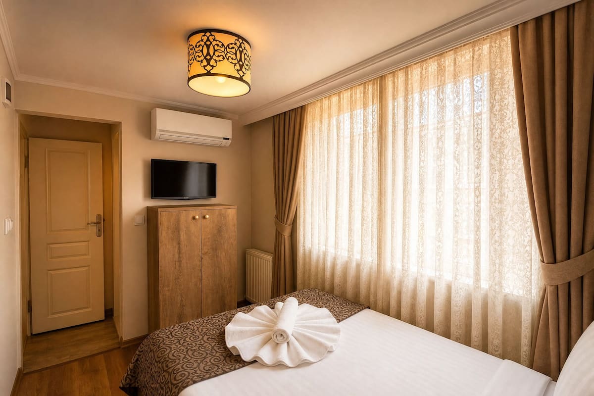 Comfort Single Room, 1 Bedroom, Accessible Bathtub | Premium bedding, blackout curtains, soundproofing, free cots/infant beds