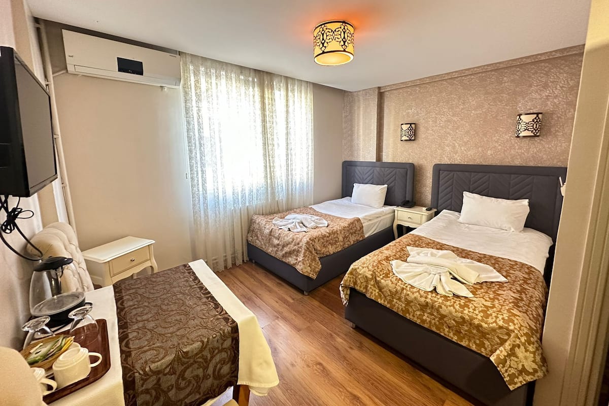Premium bedding, blackout curtains, soundproofing, free cots/infant beds