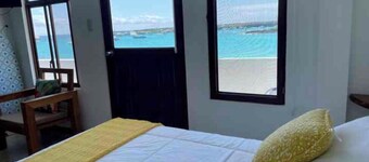 Suite with spectacular ocean view, you will wake up to the sound of the sea.