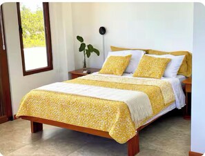 1 bedroom, iron/ironing board, free WiFi, bed sheets - Suite with spectacular ocean view, you will wake up to the sound of the sea. (Puerto Ayora)