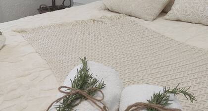 Private vacation home with swimming pool in the middle of nature. Petfriendly.