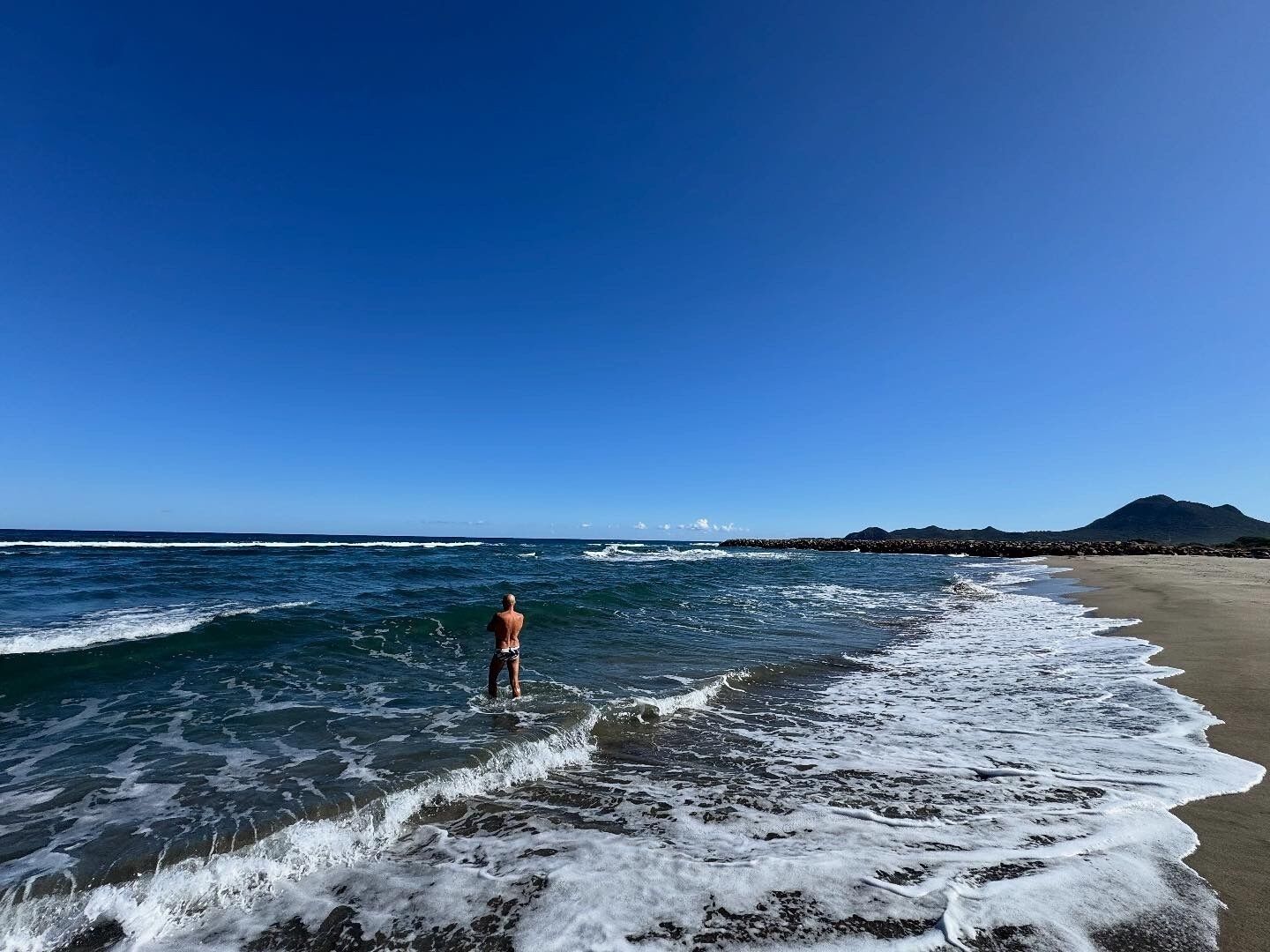 Sulla spiaggia, sabbia bianca