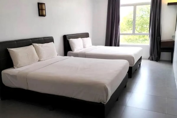 Family Room | WiFi (free), bed sheets