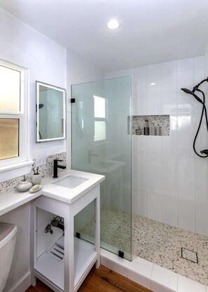 Unclassified image, 2 of 16, button