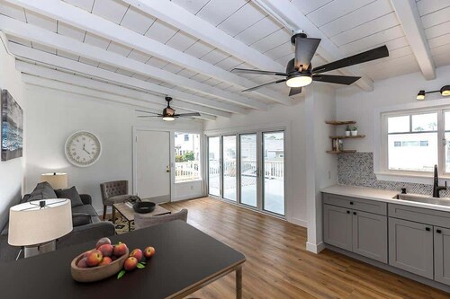 Just steps to San Clemente Pier!