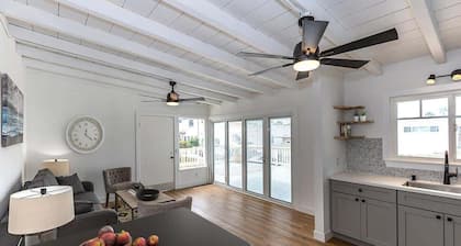 Just steps to San Clemente Pier!