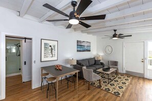 Unclassified image, 2 of 16, button