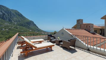 Villa, Garden View | Terrace/patio