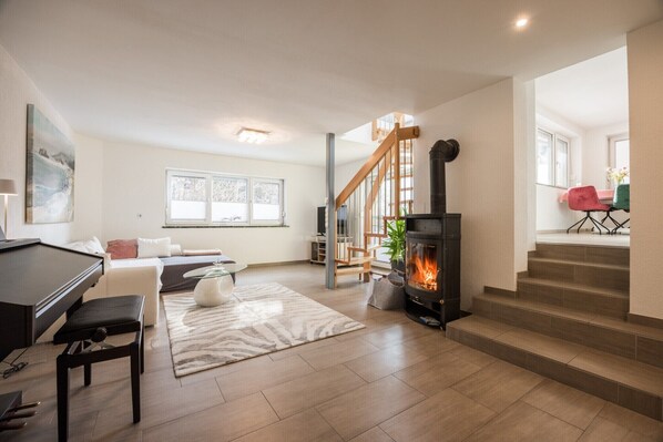 Smart TV, fireplace - Apartment in Hötting near Nordkette (Innsbruck)