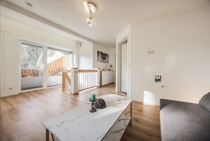 Smart TV, fireplace - Apartment in Hötting near Nordkette (Innsbruck)