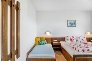 1 bedroom, WiFi, bed sheets