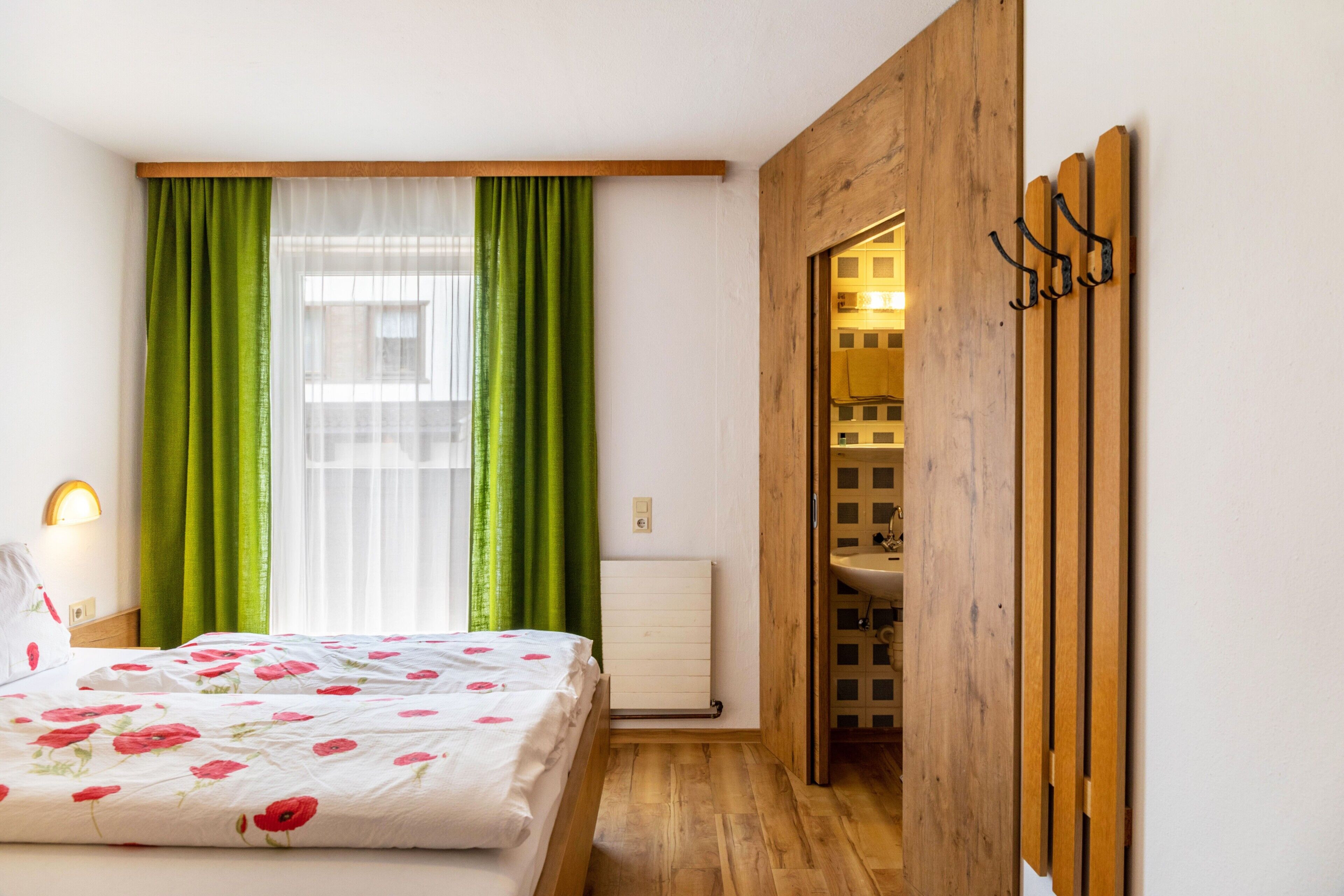 1 室のベッドルーム、WiFi、ベッドシーツ