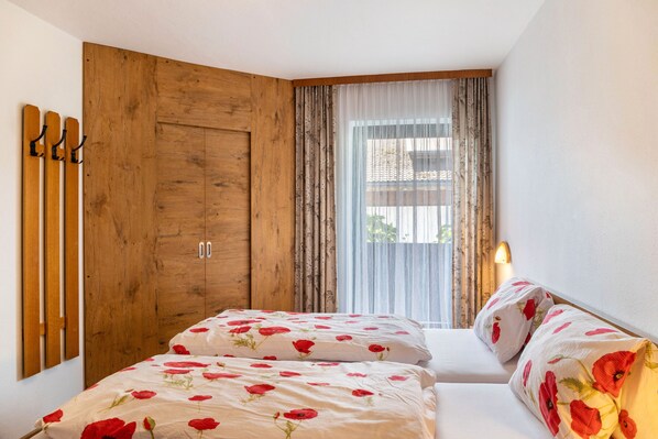 1 bedroom, WiFi, bed sheets