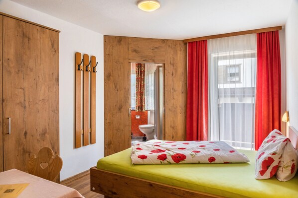 1 bedroom, WiFi, bed sheets