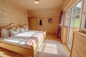 Nhà | 3 phòng ngủ, trang bị nội thất với thiết kế riêng biệt