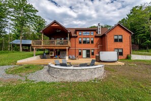 Property grounds - NEW: Multi-Generational Haven nr Roscoe (Roscoe)