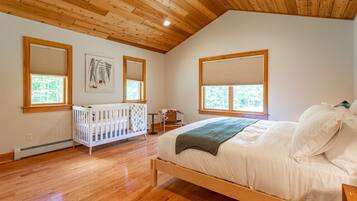 4 bedrooms, iron/ironing board, travel crib, WiFi