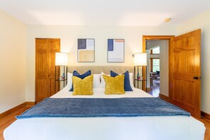 4 bedrooms, iron/ironing board, travel cot, WiFi