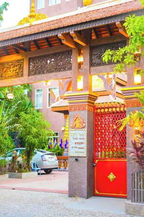 Front of property - Puok Resort (Puok)