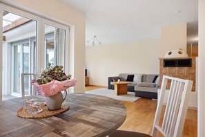 Fernseher, Stereoanlage