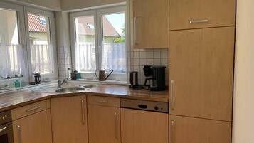 Kühlschrank, Ofen, Herdplatte, Geschirrspüler