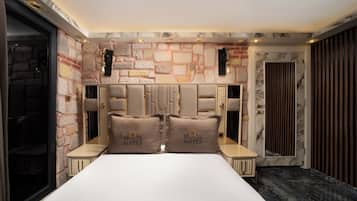 Suite estudio de lujo | Decoración individual, mobiliario individual, escritorio y wifi gratis