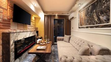 Suite estudio de lujo | Decoración individual, mobiliario individual, escritorio y wifi gratis