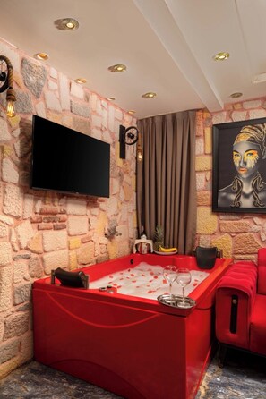 بديكورات فريدة لكل غرفة وطراز فريد لكل وحدة ومكتب وواي فاي مجانًا