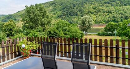 Apartment 'Moselglück' mit Bergblick, WLAN und Klimaanlage