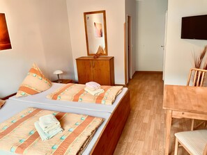 1 bedroom, WiFi, bed sheets