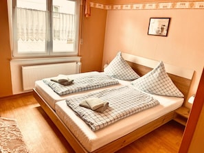 1 bedroom, WiFi, bed sheets