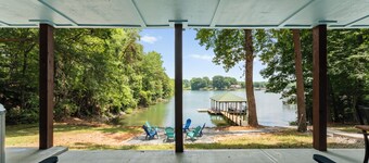 Lake Days by AvantStay | Hot Tub + Firepit + Game Room & Private Dock Access