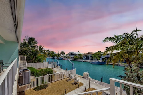 Sunny Waterfront Key Colony 3BR 2BA Villa w/ Dock