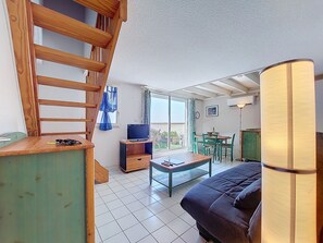 TV - Les Terrasses du Lac by Interhome (Port Camargue)