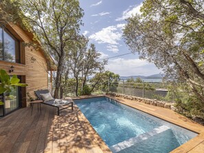 Et oppvarmet basseng